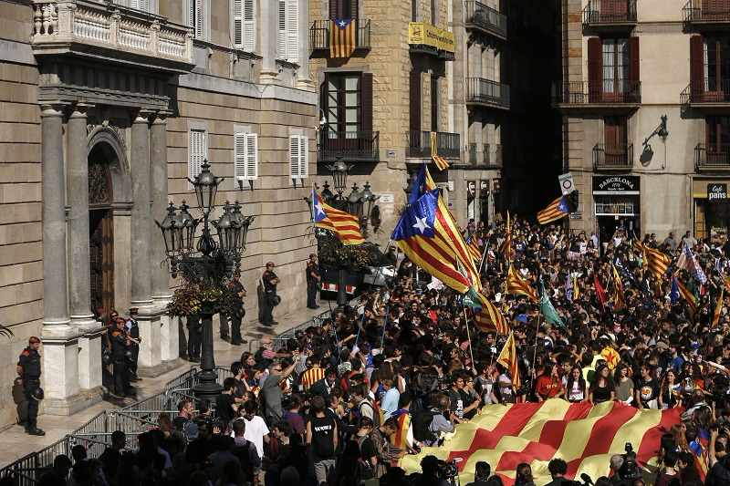 برلمان كتالونيا يعلن استقلال الإقليم