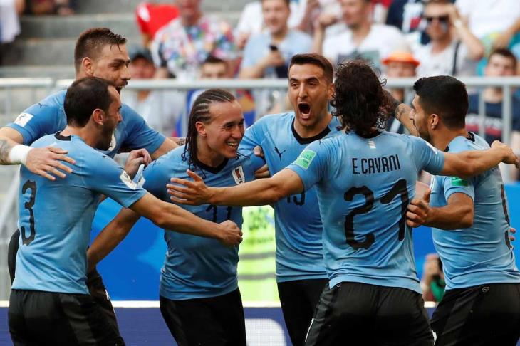 أوروجواي تفوز 3 - 0 على روسيا