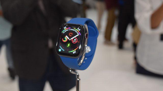 ساعة اليد من آبل apple Watch Series 4