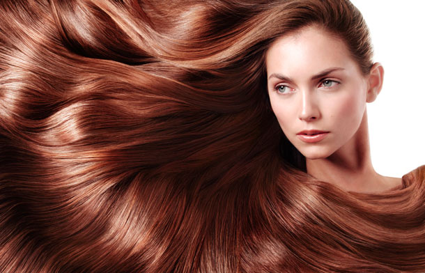 طرق تقوية الشعر المتقصف مع أقنعه منزلية طبيعية لعلاج الشعر التالف