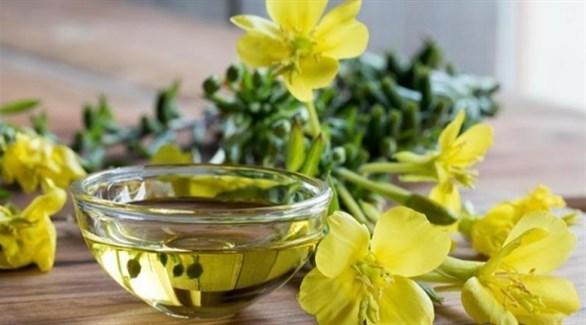 وصفة زيت زهرة الربيع المسائية لتقليل آثار الأكزيما