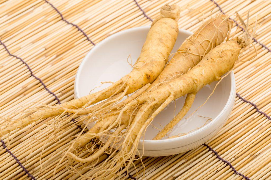 الجنسنج Ginseng .. فوائده الصحية المذهلة للجسم والشعر وجمال البشرة مع التعرف علي أضراره