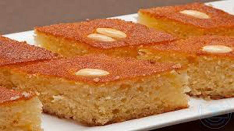 طريقة عمل البسبوسة المصرية فى المنزل مع المكونات والمقادير